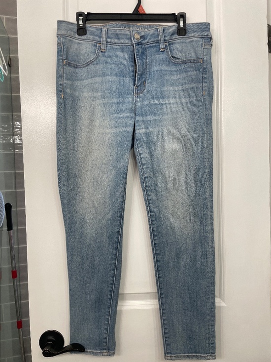 American Eagle Outfitters Denim - American Eagle - light blue Super Super Stretch X Woman’s Jeans, size 12 Short